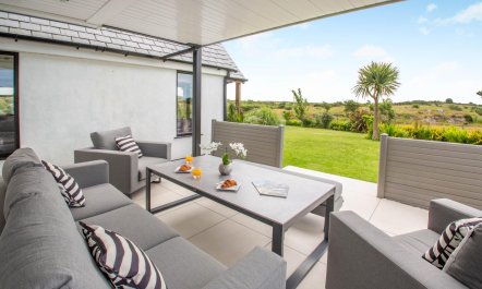 3 Bed in Bryngwran 3