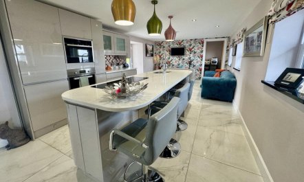3 Bed in Bryngwran 9