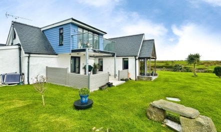 3 Bed in Bryngwran 7
