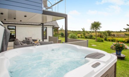 3 Bed in Bryngwran 7