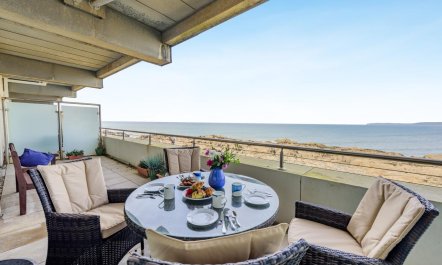 3 Bed in Westward Ho 1