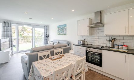 2 Bed in Millendreath 3