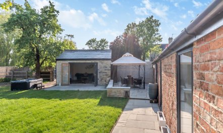 2 Bed in Burton Pedwardine 1