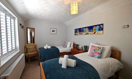 2 Bed in Weymouth 5