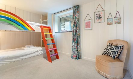 2 Bed in Tregurrian, Watergate Bay 8