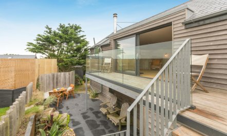 2 Bed in Tregurrian, Watergate Bay 1