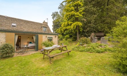 3 Bed in Duntisbourne Abbots