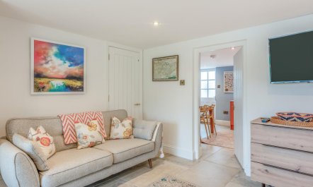 2 Bed in Staplecross 4