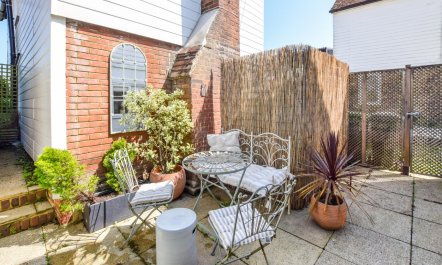 2 Bed in Staplecross 9