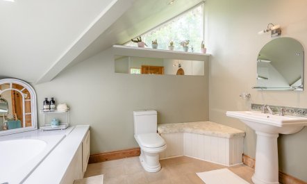 4 Bed in Meopham 9