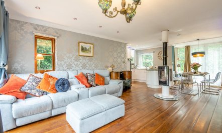 4 Bed in Meopham 2