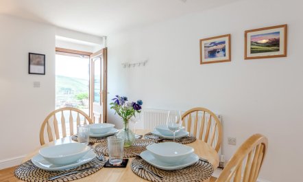 2 Bed in Rhoslefain 7