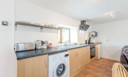 2 Bed in Rhoslefain 5