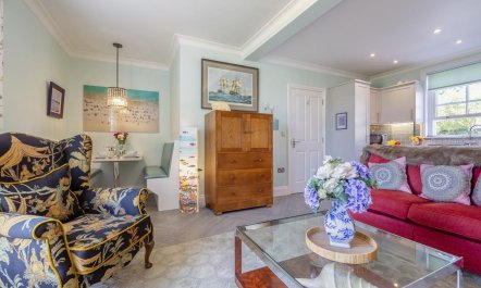 2 Bed in Beaumaris 7