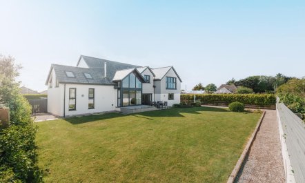 5 Bed in St. Minver