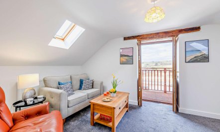 4 Bed in Rhoslefain 2