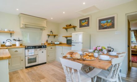 2 Bed in Chebbard 7