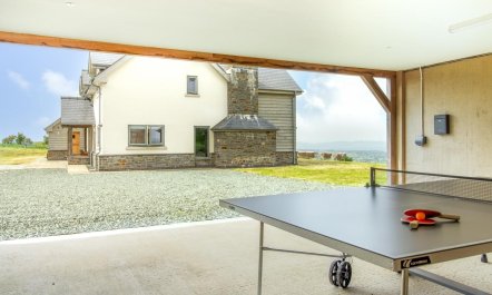 4 Bed in Banks Head 7