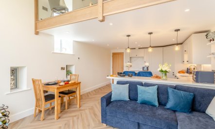 1 Bed in Low Row 2