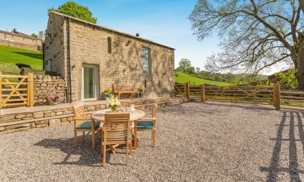 1 Bed in Low Row