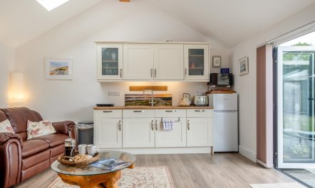 2 Bed in Cowes 6
