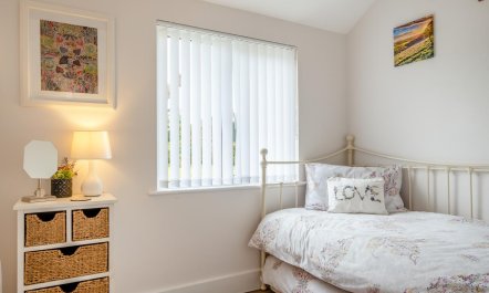 2 Bed in Cowes 4