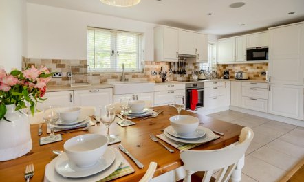 2 Bed in Gilwern 3