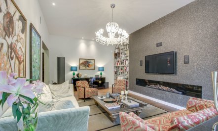 London Charm 5