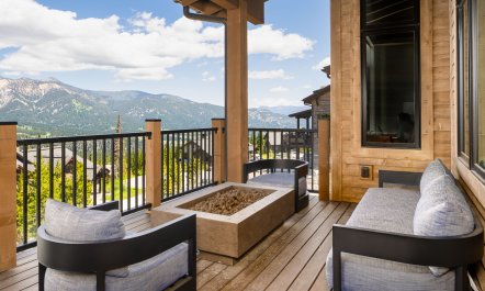 Snowy Peaks Abode
