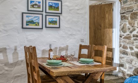 Dinas Cosy 5
