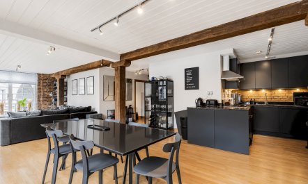 Brick & Borough 8