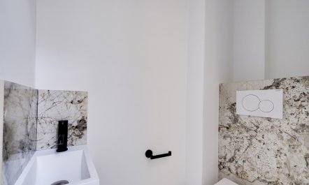 Le Marais Courtyard 9