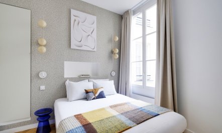 Le Marais Courtyard 4
