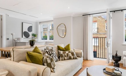 Mayfair Mews 3