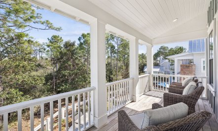Coastal Charm Retreat 4