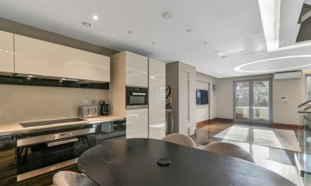 Marble & Mayfair 7