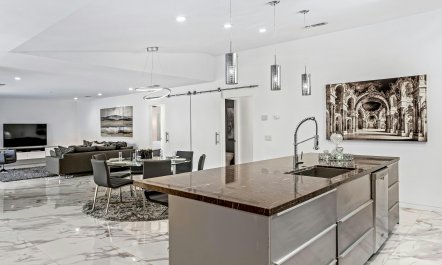 The Mariposa House 8