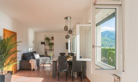 Pognana Lake Window