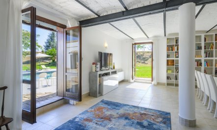 Stone & Meridian 6