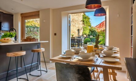 The Bledington Cottage 8