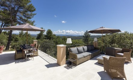 Provence Nook 5