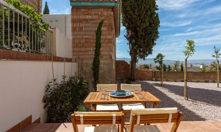 Alhambra & Olives 4