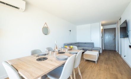 The Croisette Breeze 4