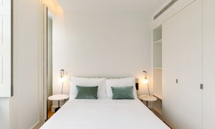 Cl&eacute;rigos Contemporary 5