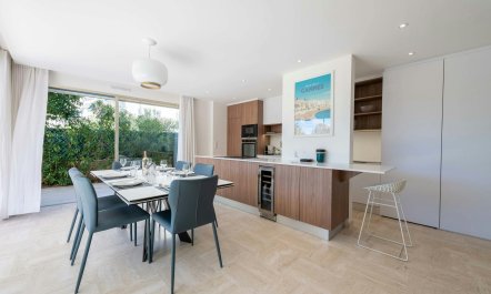 Port Canto Garden 8