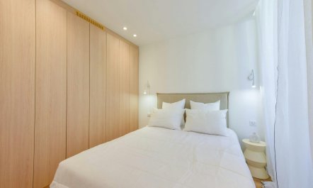 Golden Square Haven 8