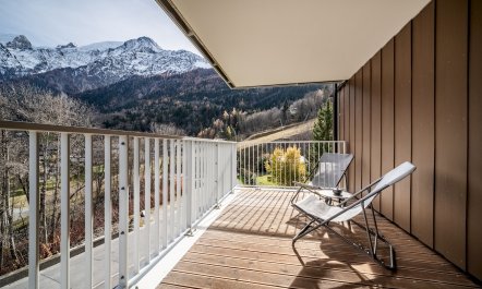 Les Houches Style 1