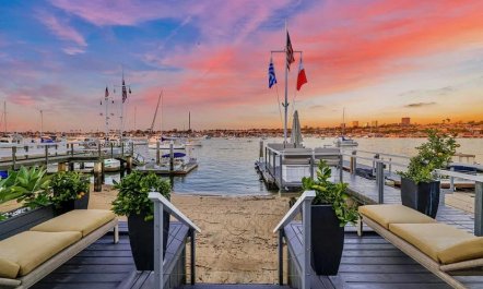 Newport on the Bay 1