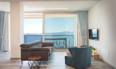 Benaco Terrace Views 1