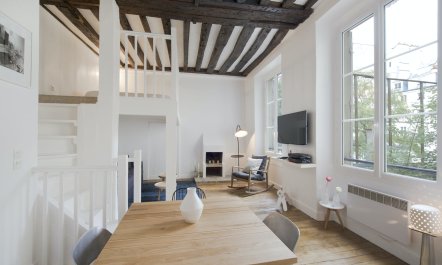 Saint Germain Charm 2